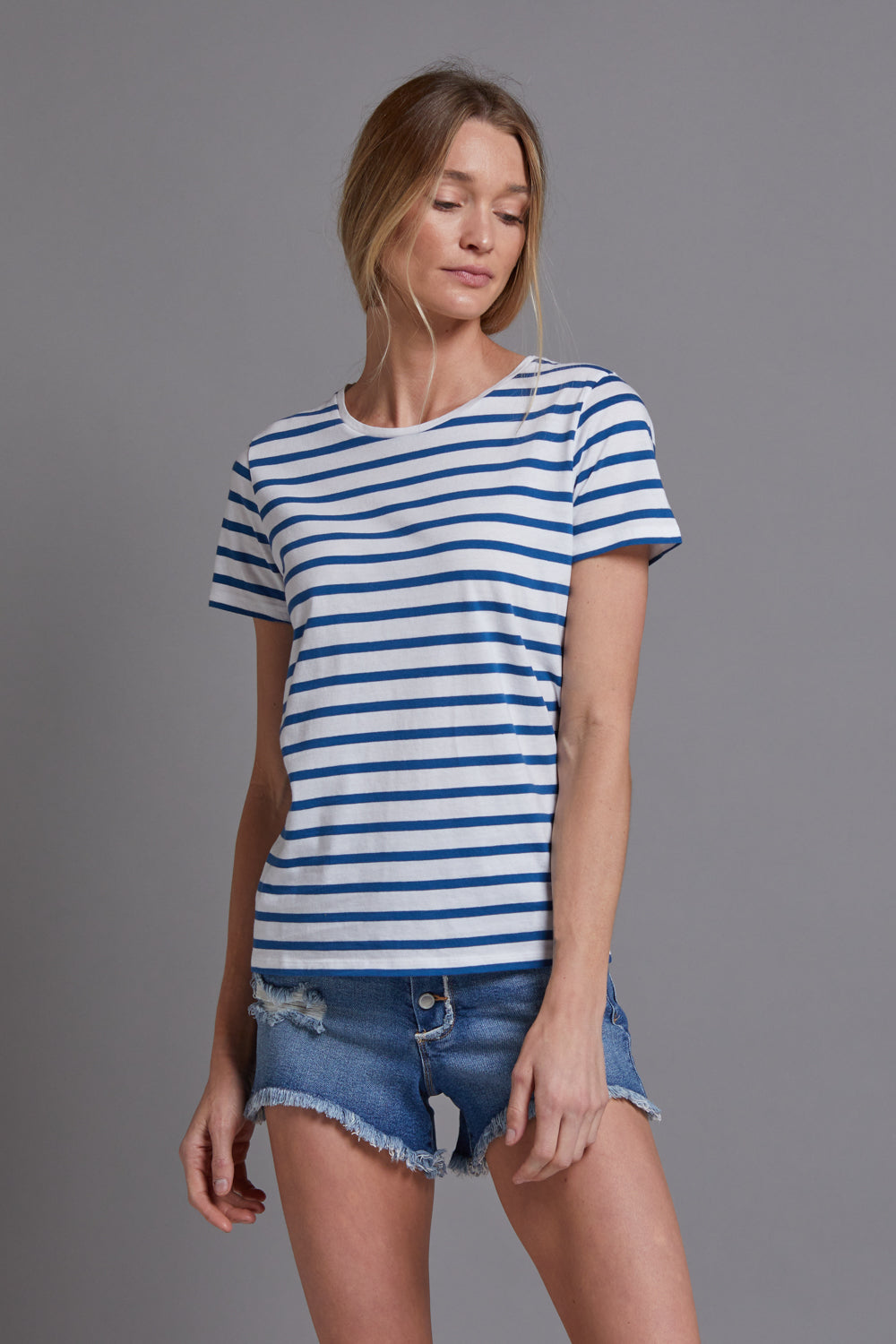 Majestic Short Sleeve Striped Crewneck in Blanc/Notte