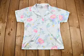 Vintage 1960s Pastel Floral Polyester Short Sleeve Blouse / Retro Fashion / Beachwear / Vintage Womenswear / Made in USA